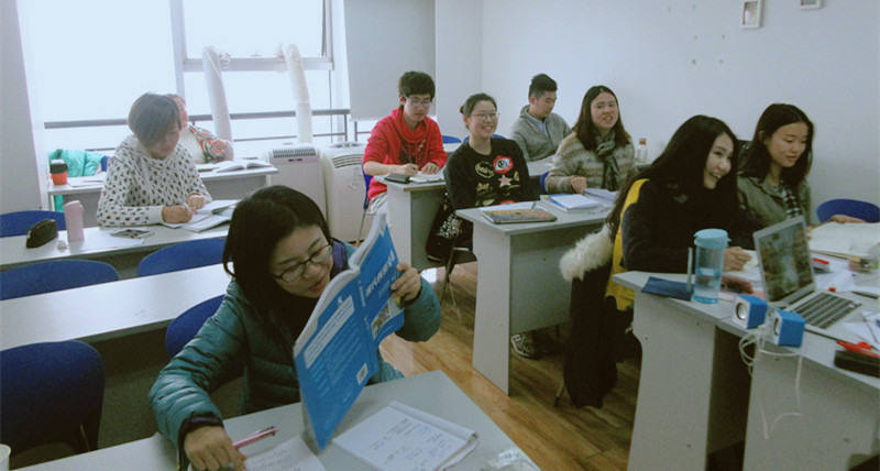 西班牙語初級班——楚楚老師